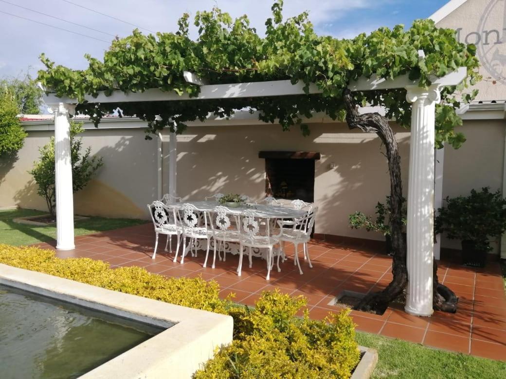 ראוסונוויל Monte Rosa Guesthouse מראה חיצוני תמונה