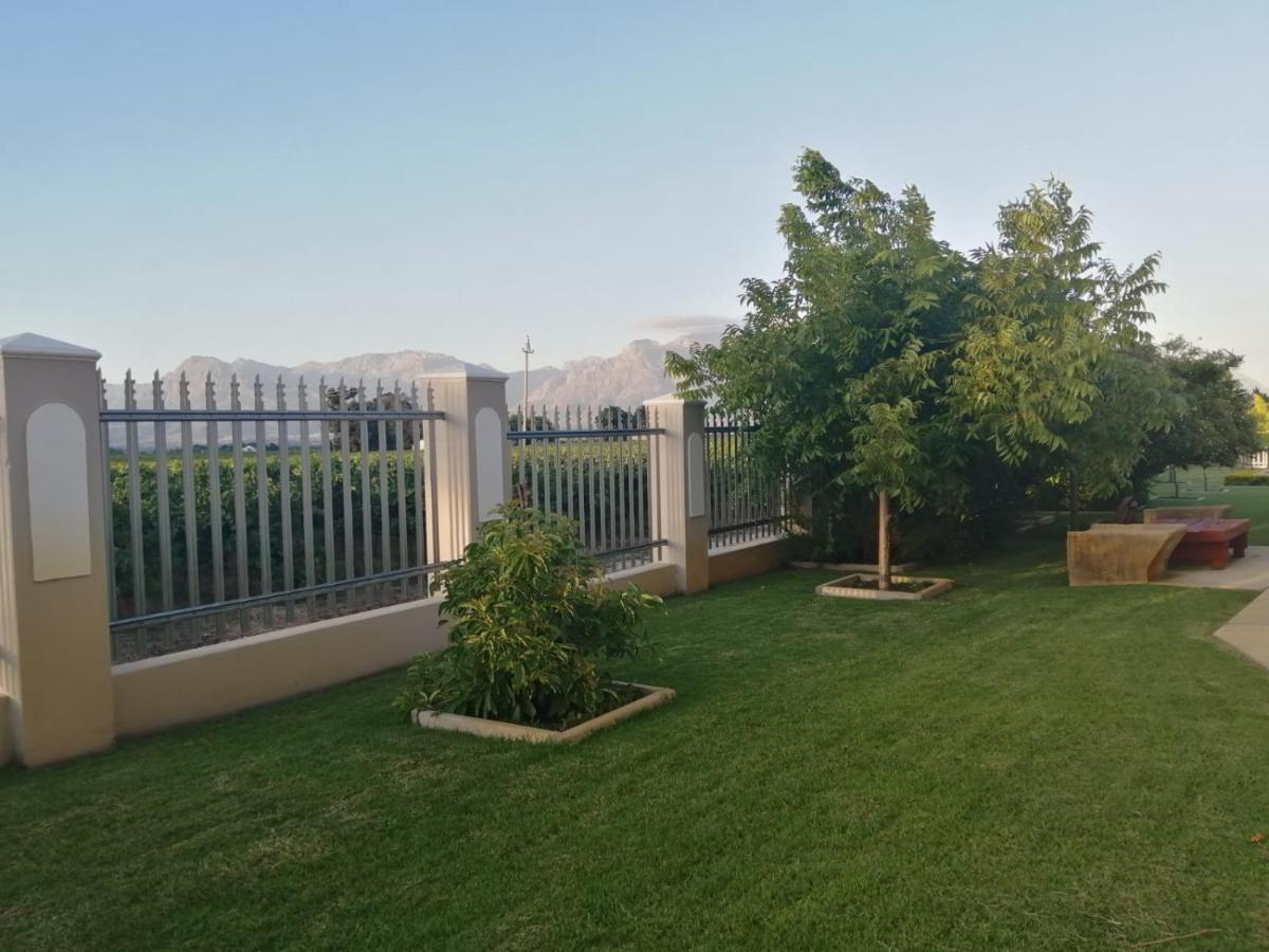 ראוסונוויל Monte Rosa Guesthouse מראה חיצוני תמונה