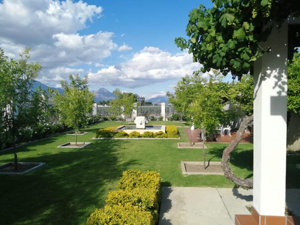 ראוסונוויל Monte Rosa Guesthouse מראה חיצוני תמונה