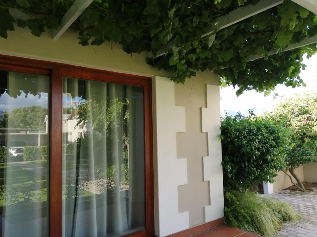 ראוסונוויל Monte Rosa Guesthouse מראה חיצוני תמונה
